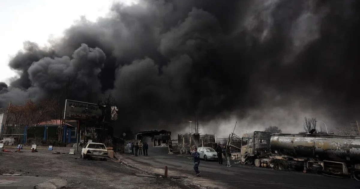 WHO cảnh báo rủi ro sức khỏe nghiêm trọng khi Iran hứng chịu "mưa đen"