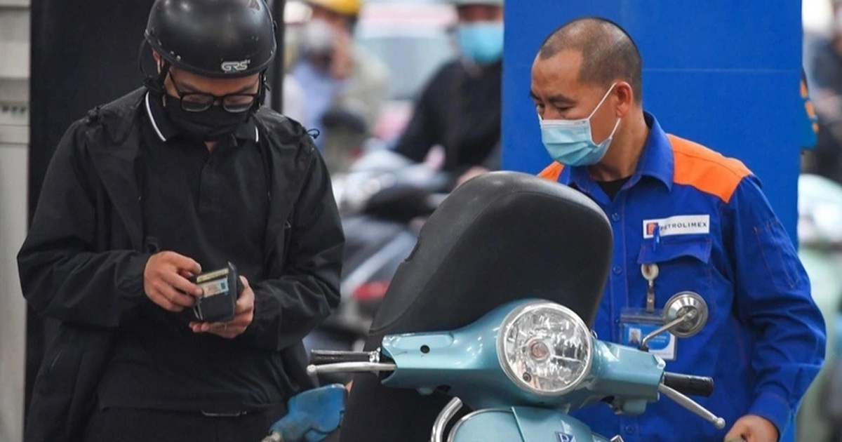 Giá xăng dầu tăng cao, Hà Nội ra loạt biện pháp ứng phó