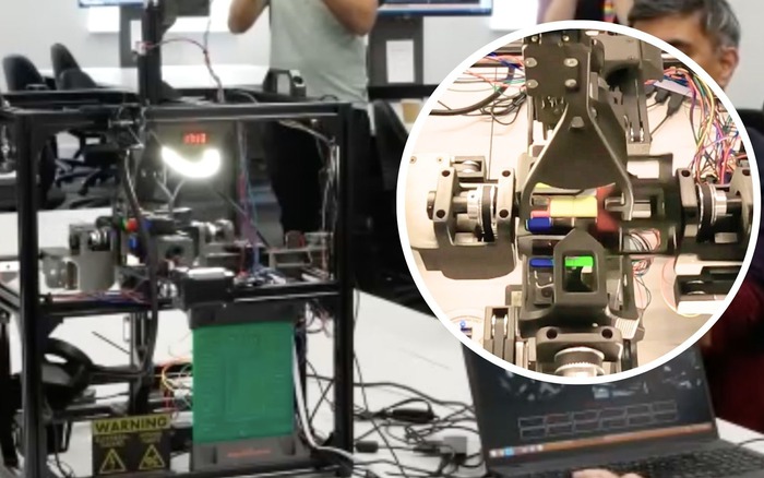 Hai anh em người Anh chế tạo robot giải khối rubik 4x4 lập kỷ lục thế?