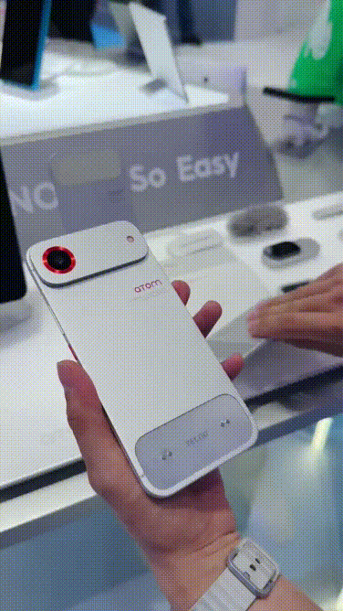 Nhìn giống iPhone Air mà thú vị hơn có gì mới?