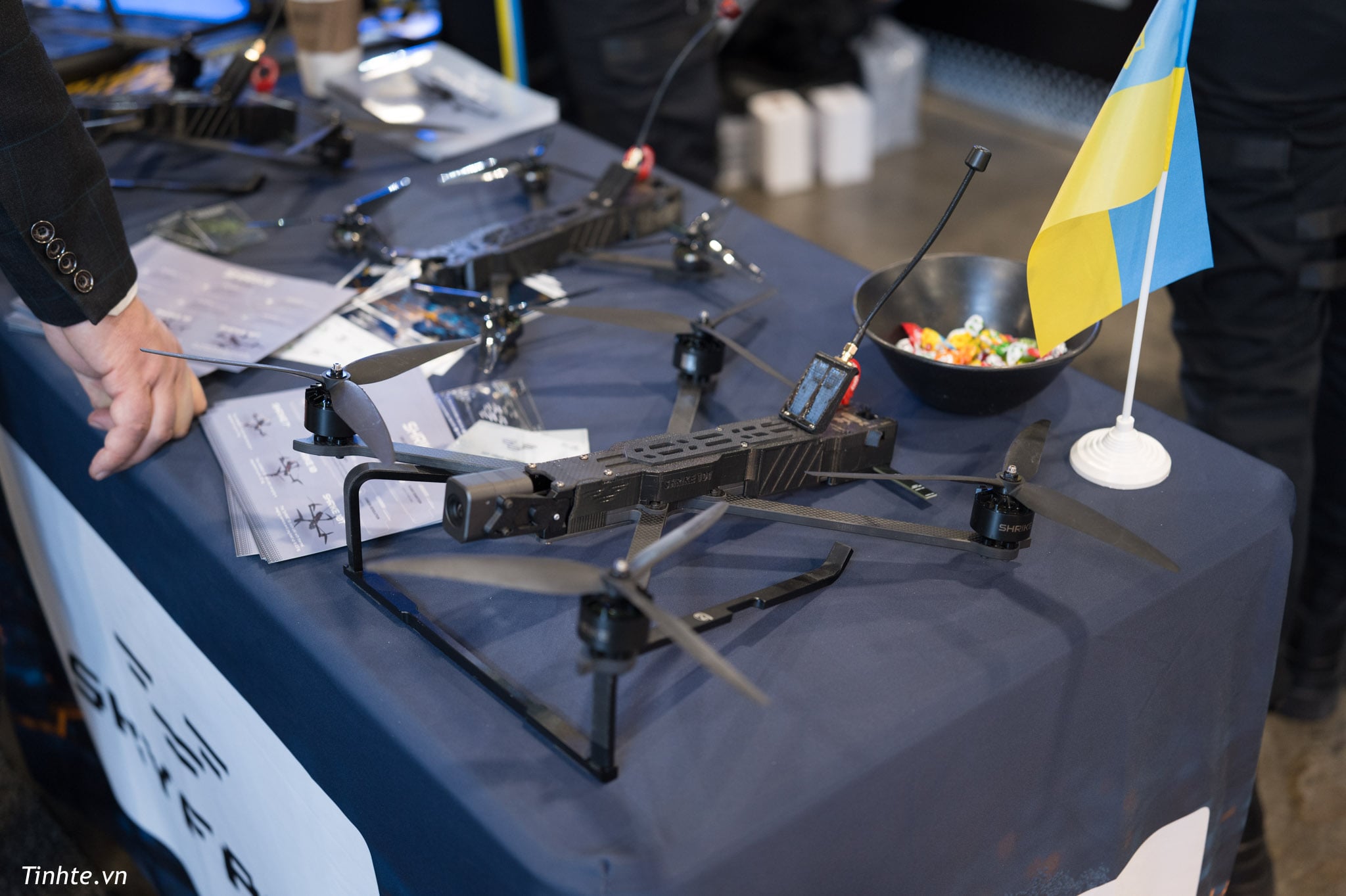 CES2025: Trên tay Drone bay một chiều nhanh và xa 12km của Ukraine