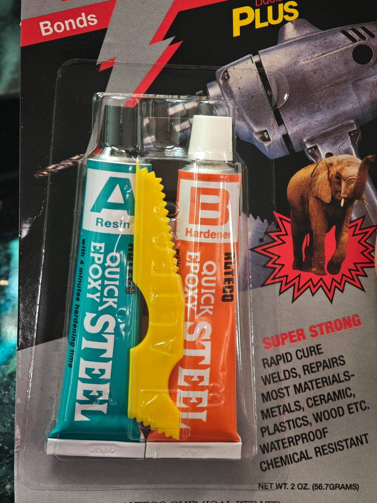 Không phải ai cũng biết, nên mình chia sẻ : Đây là keo AB, để dùng được thì phải trộn 2 tuýp lại...