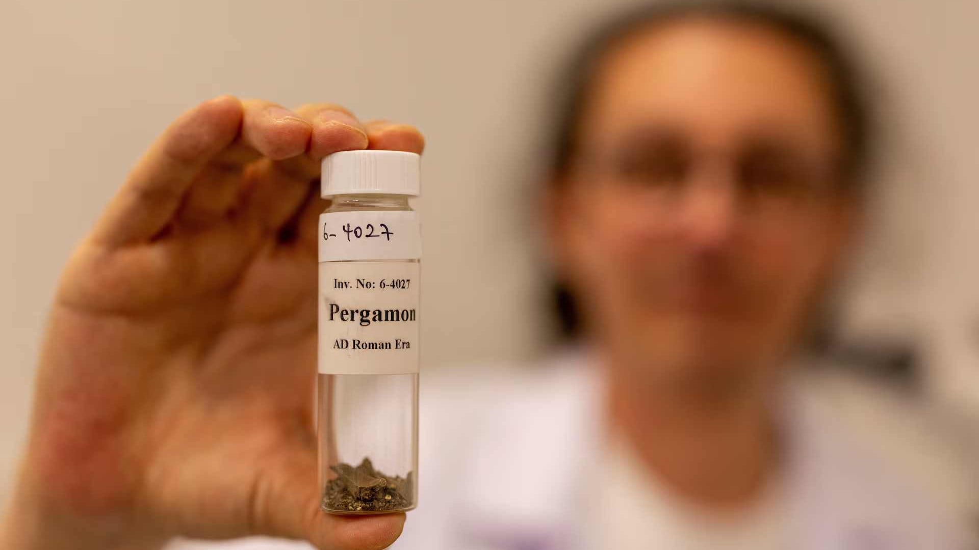 Người La Mã xưa từng dùng cứt người để làm thuốc có gì mới?