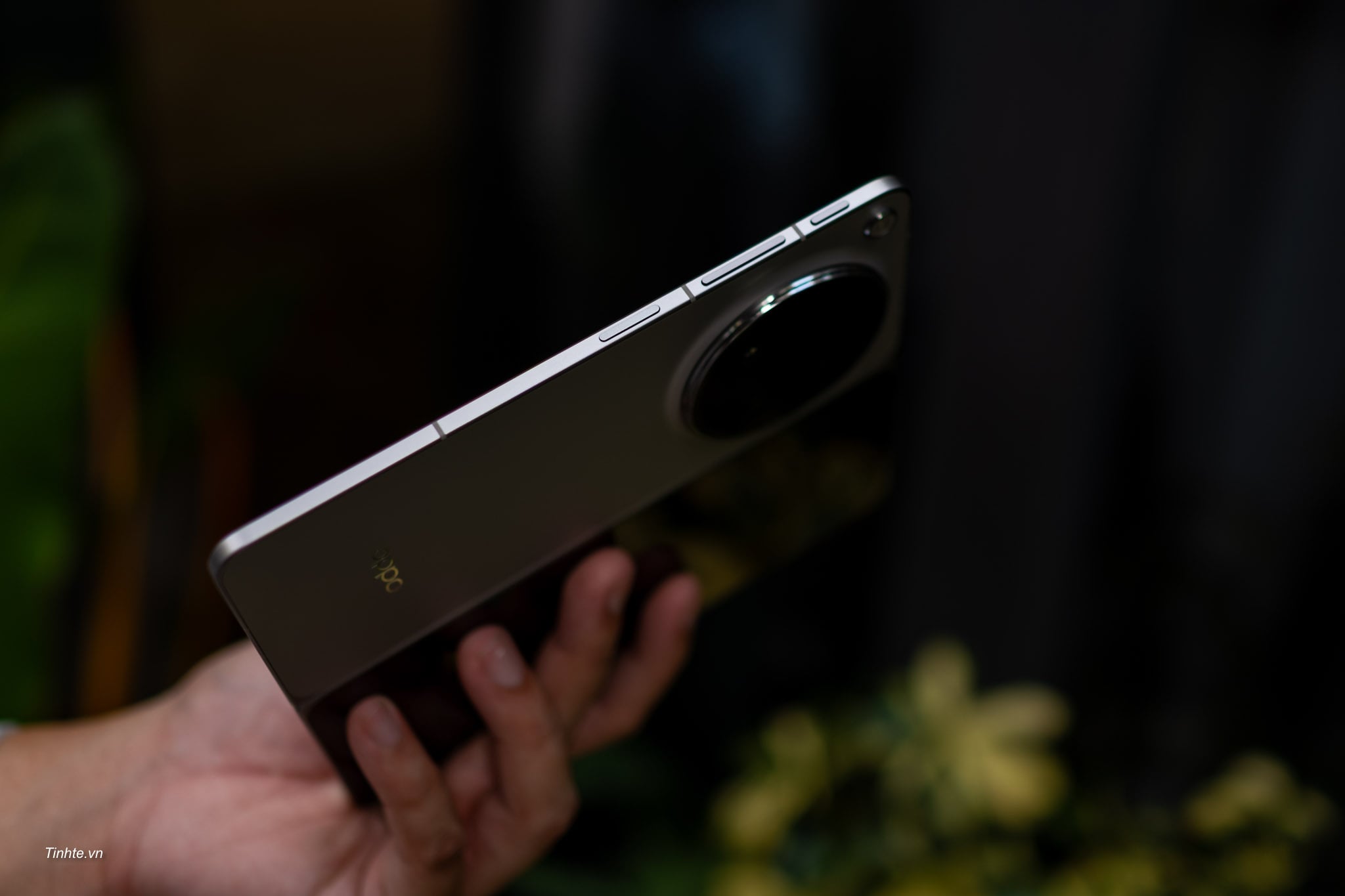 Trên tay OPPO Find N6: Nếp gập gần như tàng hình, camera xịn, có bút?