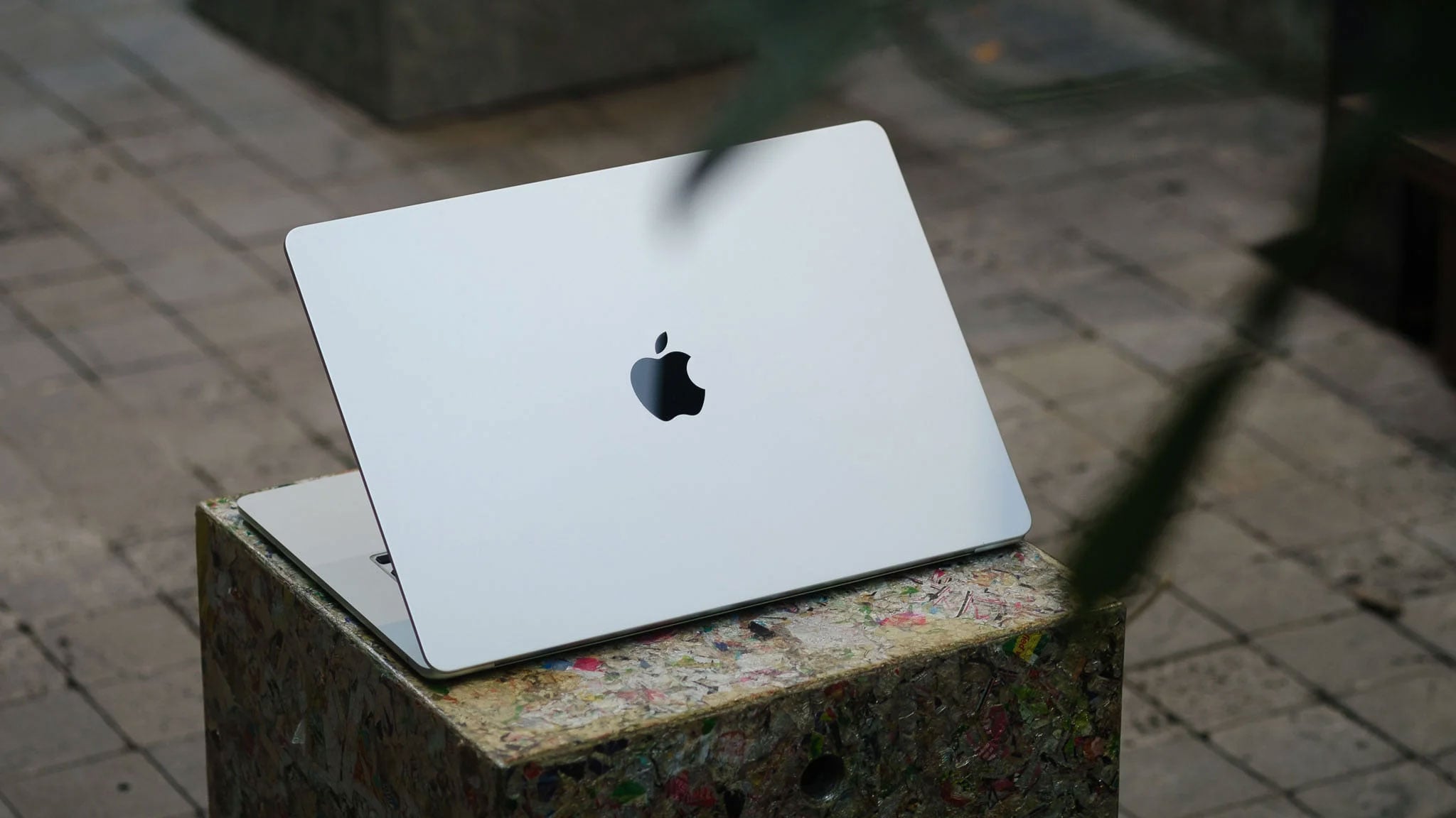 Hiệu năng MacBook Air M5: tiệm cận MacBook Pro M5, khác biệt lớn với?